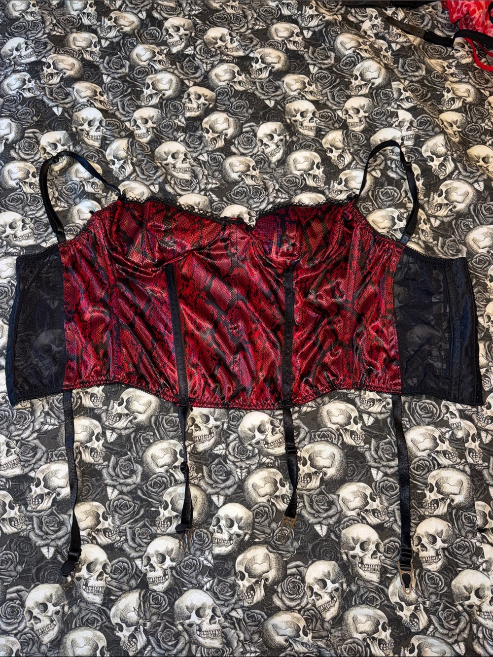 Vintage Frederick’s of Hollywood Red Lace Bustier Corset Top w Garter-straps 34